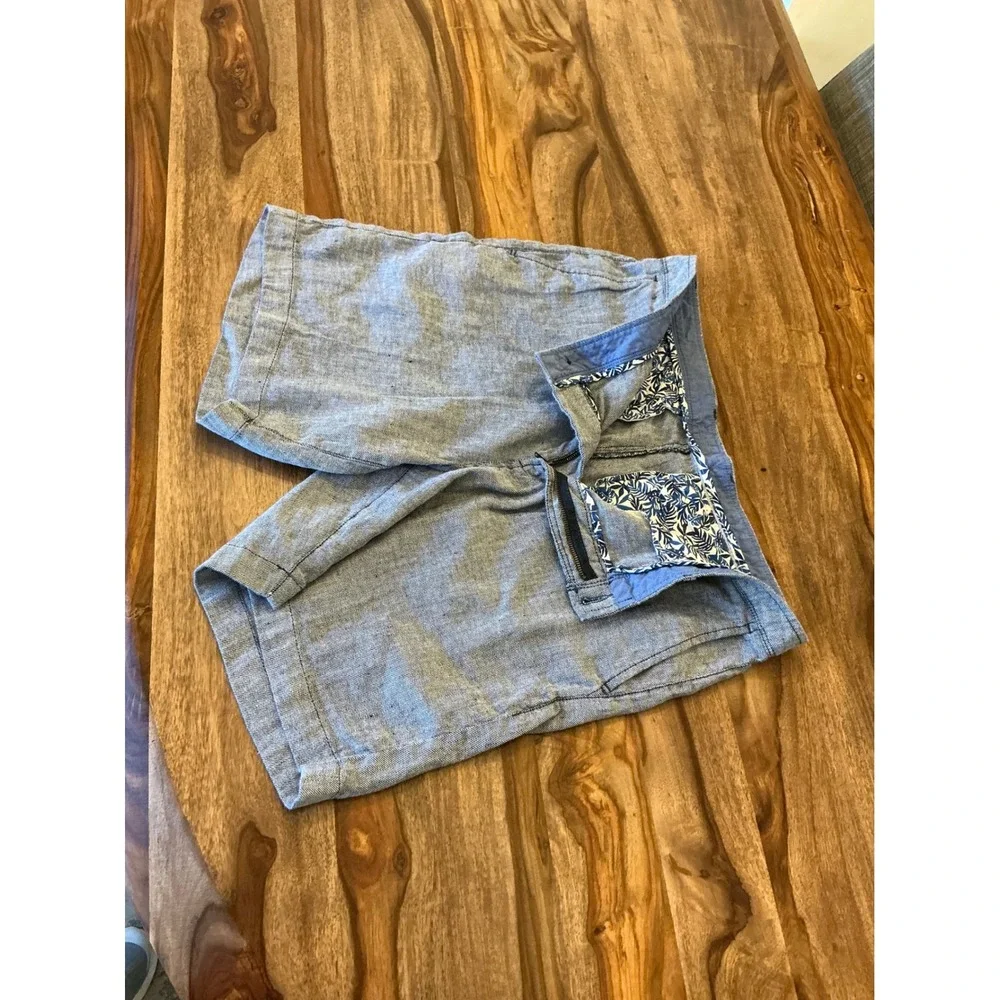 Tommy Bahama Mens 36 Blue Linen Blend Chambray Shorts Flat Front Resort Casual